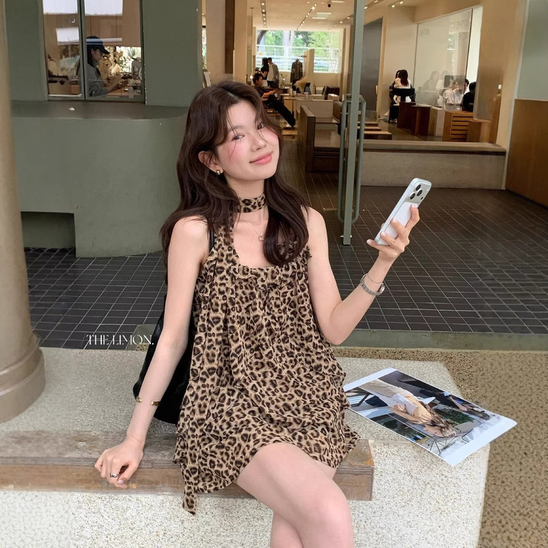 Lemon Green Tea French-Style Vacation Leopard Print Camisole for Women 2026 Spring/Summer Design Spicy Halter Top Blouse Lemon Green Tea French-Style Vacation Leopard Print Camisole for Women 2026 Spring/Summer Design Spicy Halter Top Blouse