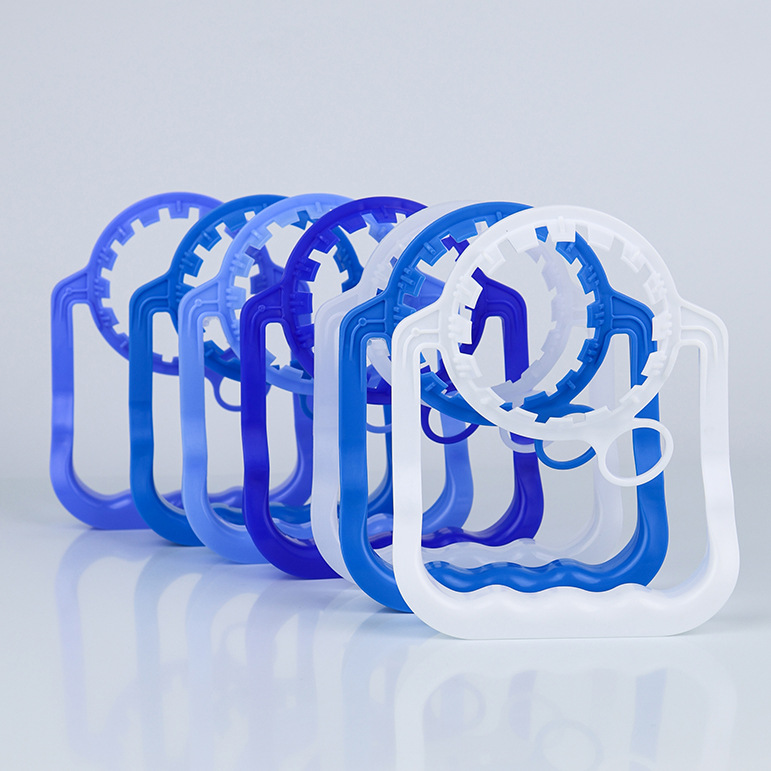 Fábrica de fuente al por mayor 55 calibre botella de bebidas PE mango botella de agua potable desechable mango mango de plástico