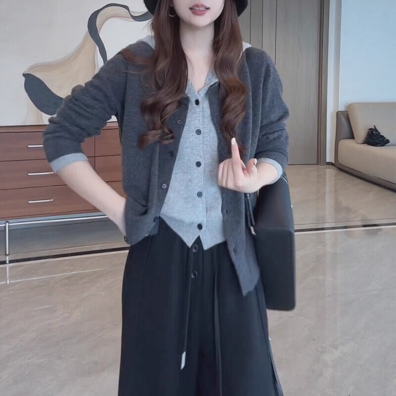 Korean-Style Color-Blocking Faux Two-Piece Knitted Cardigan for Women, New Autumn and Winter Plus-Size Women's Versatile Sweater Coat Top Korean-Style Color-Blocking Faux Two-Piece Knitted Cardigan for Women, New Autumn and Winter Plus-Size Women's Versatile Sweater Coat Top