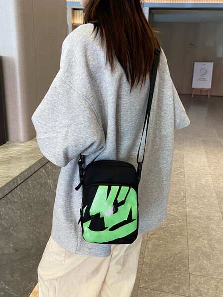 Shoulder bag for men and women