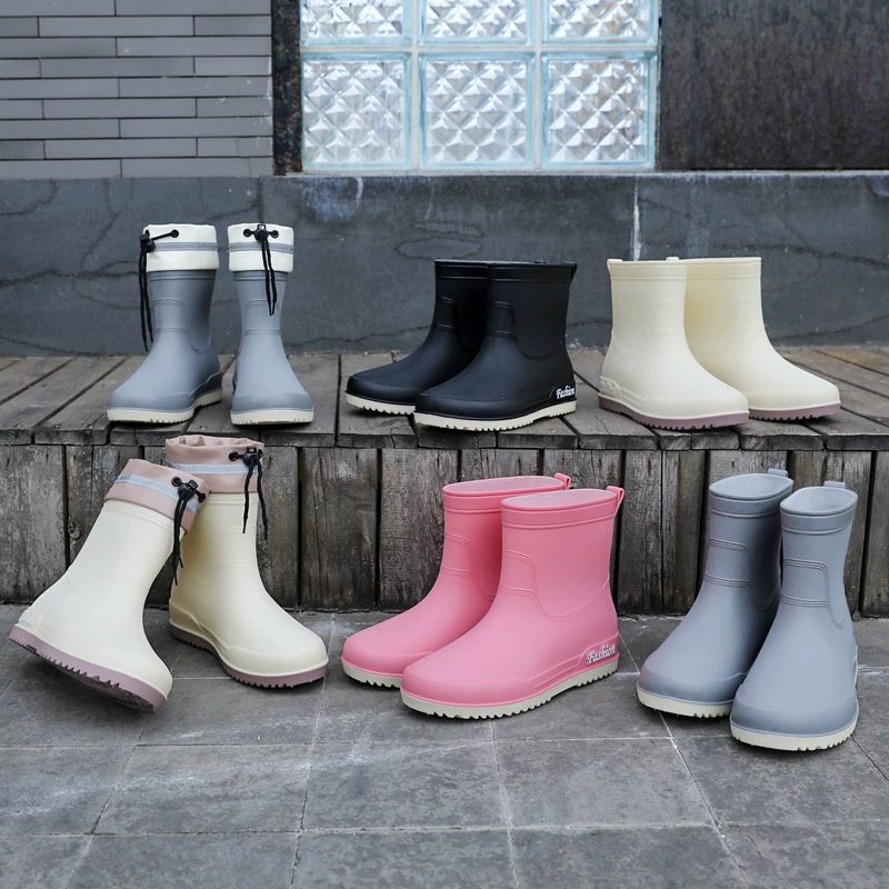 Новая модель дождевой сапоги женщины милые водонепроницаемые туфли модные наружные носки средние туфли нескользящая мягкая подошва резиновая обувь для взрослых рабочих водяных сапог