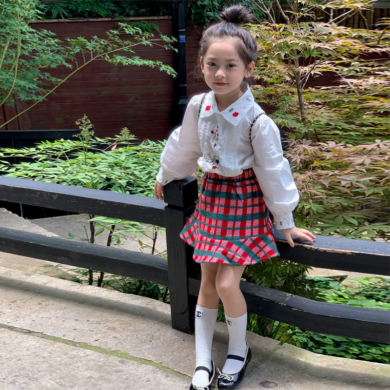 Camisa para niños Ropa para niños de estilo coreano 2024 primavera nueva camisa bordada para niñas camisa de muñeca estilo universitario para niñas de bebés medianos y grandes para niños