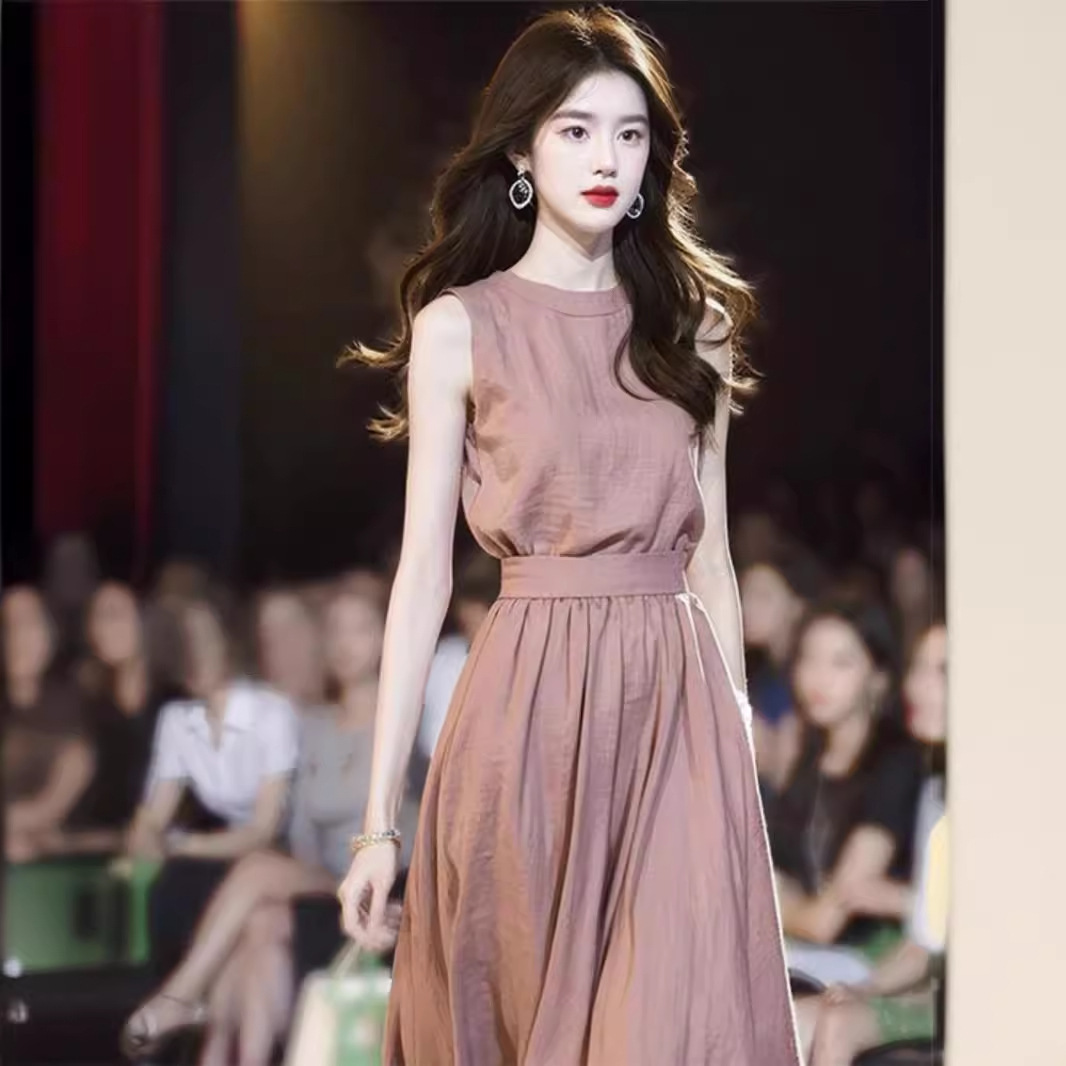 Váy maxi không tay phong cách Pháp màu hồng pastel — màu hồng mềm mại