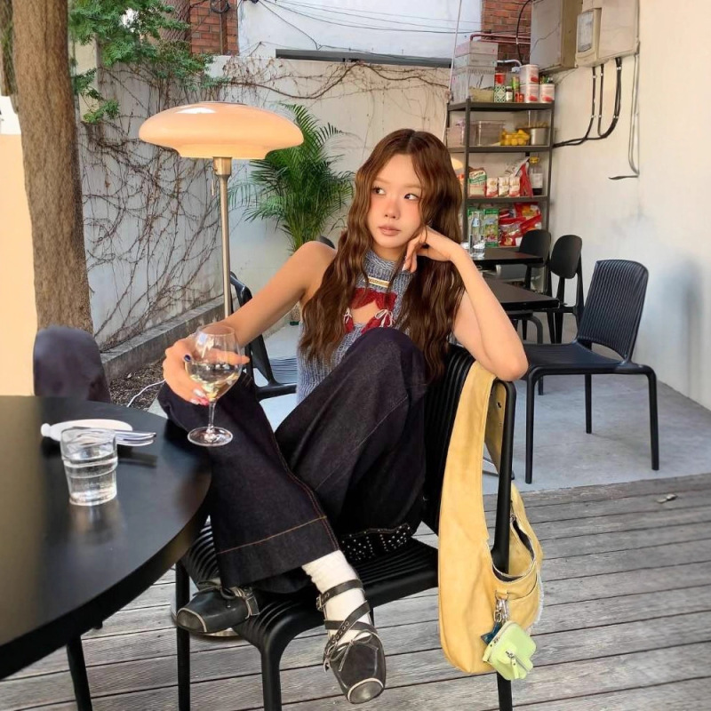 现货实拍 25新款 Jennie同款 低腰微喇铆钉显瘦牛仔裤|undefined