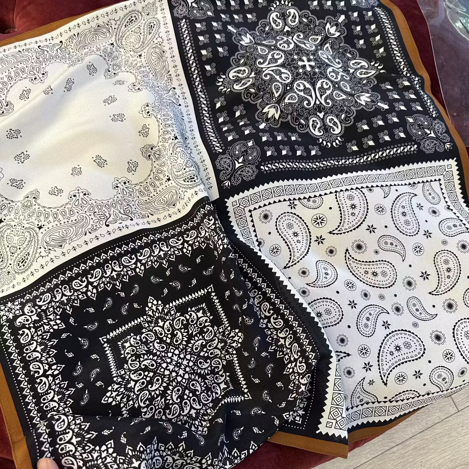 French Luxury Paisley Cashew Silk Crepe Scarf For Women - Summer Thin Mulberry Silk Vintage Square Scarf For Autumn/Winter - Thumbnail 4