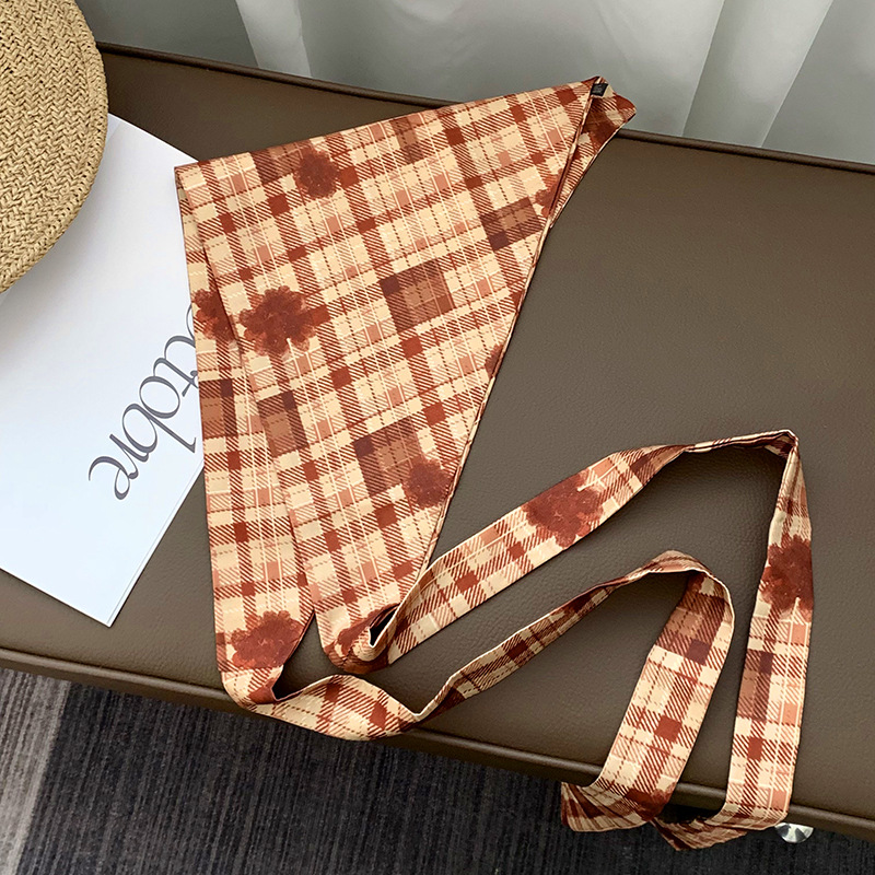 Toalla triangular con cintura, bufanda de seda con flor de anacardo retro, sensación de alta gama, cortina de pedo apilada multifuncional de verano, diadema de todo fósforo