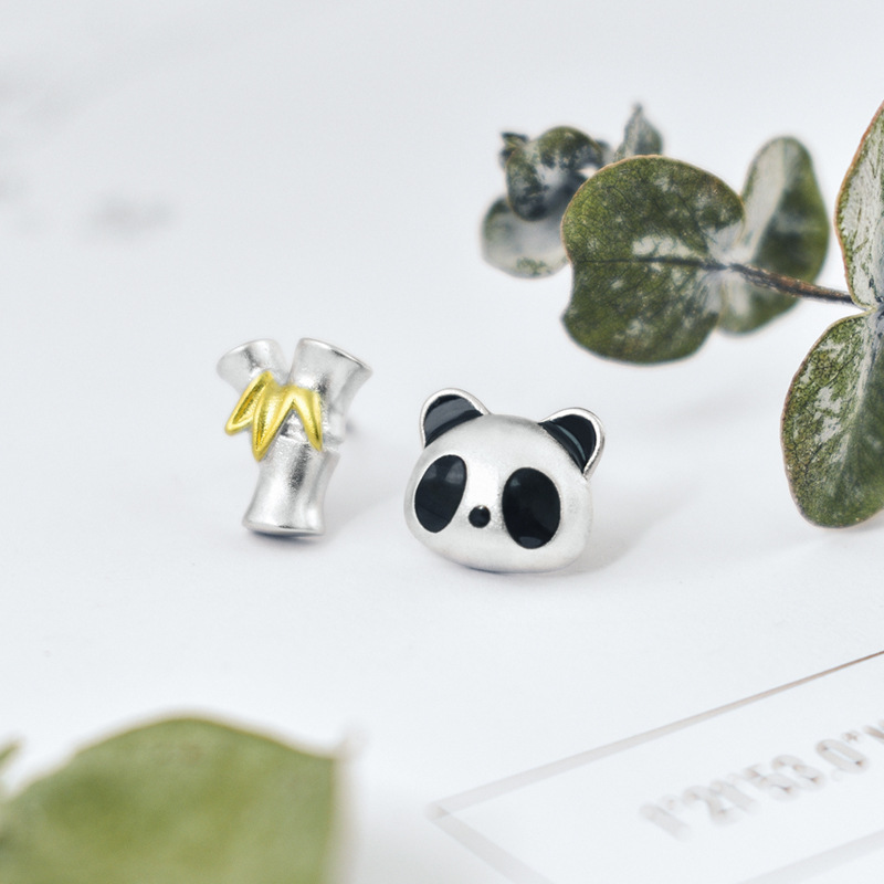 维恒首饰 s925纯银 卡通小熊猫竹子不对称耳钉滴釉磨砂创意女耳饰