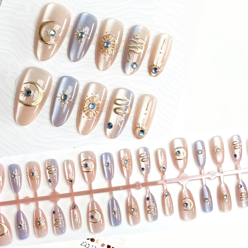 Cat's Eye Atmosphere Japanese Ins Premium Wear Baroque Totem Nail Patch 30 Pieces