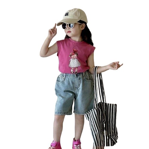 Girls 'denim shorts summer 2025 new Korean style fashionable children's cartoon vest five-quarter pants mid-pants two-piece set