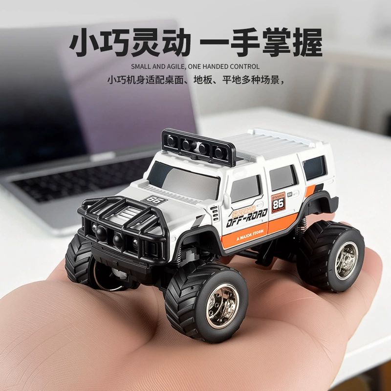 Настольный пикап на радиоуправлении 1:64 металлическая модель 4WD