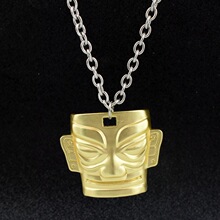 厂家直销 新款三星堆黄金面具吊坠项链 男女网红搭配T恤长项链