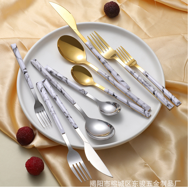 Cuchara de cuchillo y tenedor de mango de madera de imitación de acero inoxidable al por mayor Vajilla de comida occidental portuguesa Vajilla de madera con mango Vajilla japonesa