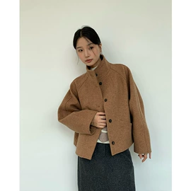 女式衬衫;女式针织衫;休闲裤