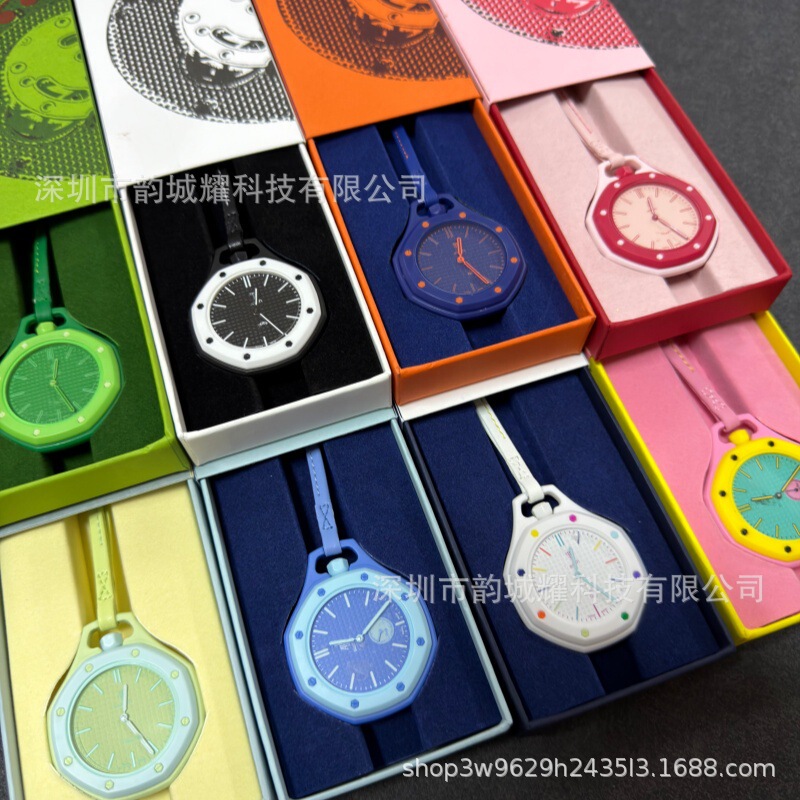 New Luxury Quartz Hanging Watch Wholesale Nordic Creative Clock Fashion Art Wall Clock Collaboration