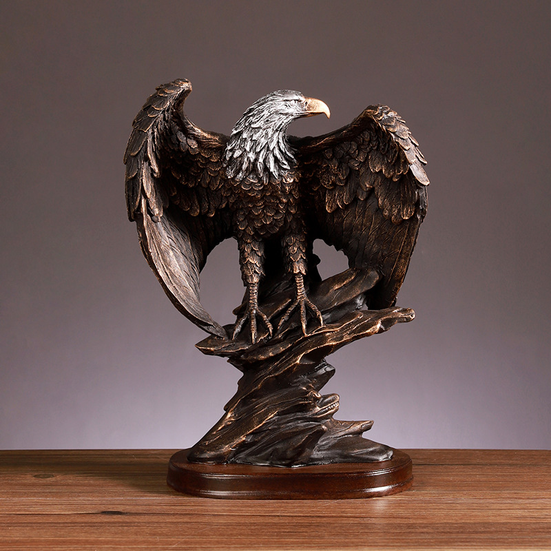 European-style Retro Eagle Ornaments Office Desktop Bookcase Wine Cabinet Decorative Decoration Dapeng Wings Spreading Resin Crafts