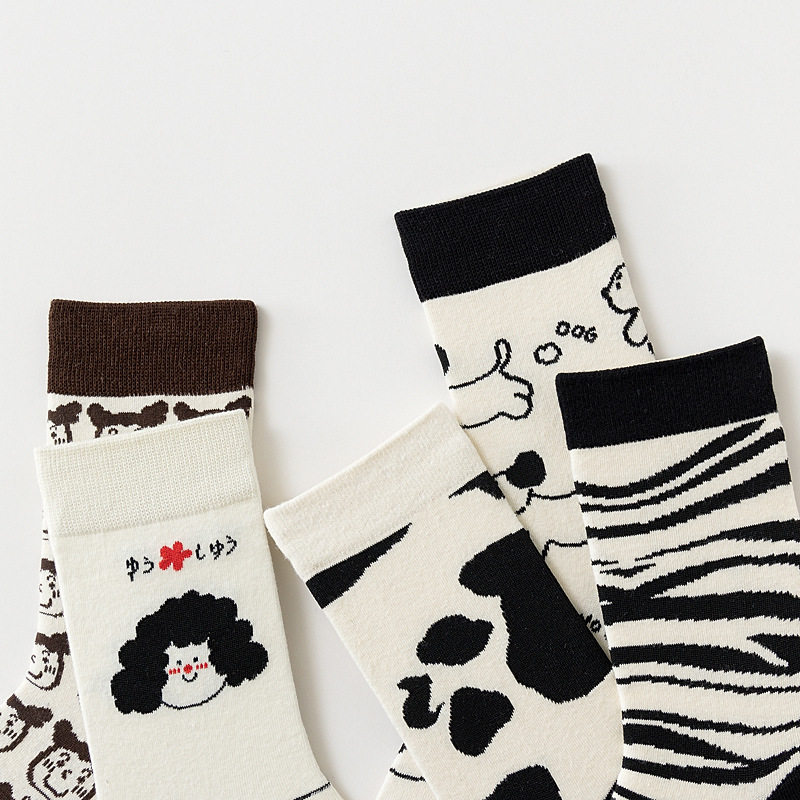 Unisex/male and female can be simple cartoon in the tube socks