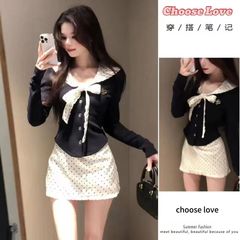純粋な欲望の子供の襟のバンドのtシャツのスーツの女性の秋冬の高い腰の波はお尻の半身のスカートを包んで長袖の上着を修理します。