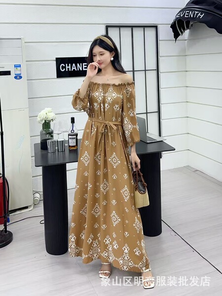 Summer ethnic dress with a round collar