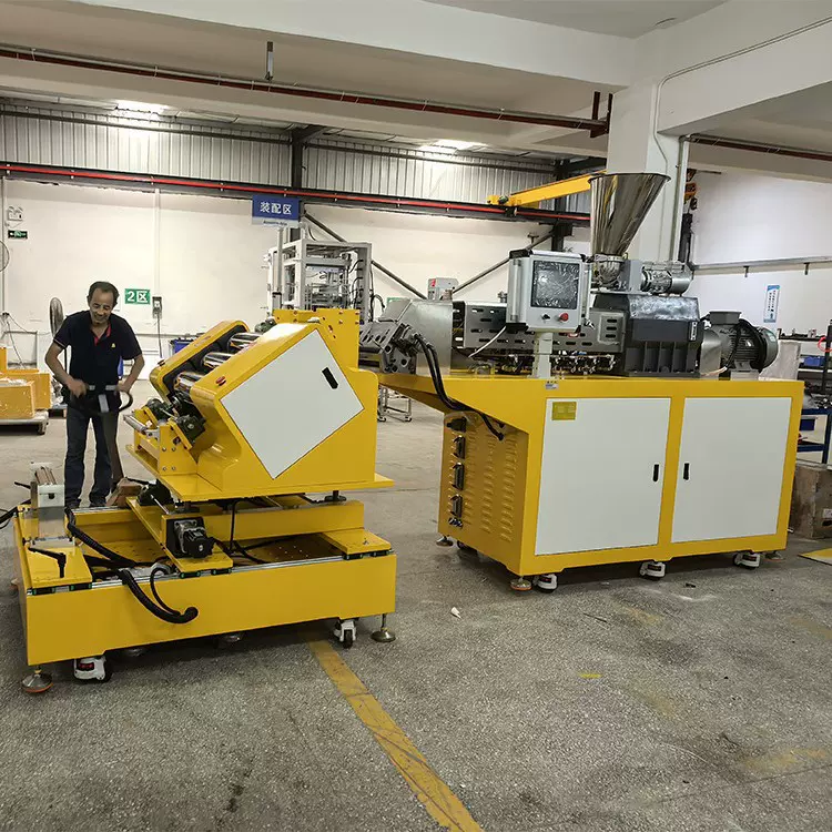 平行异向双螺杆挤出机 低剪切高扭矩造粒机 厂家供货