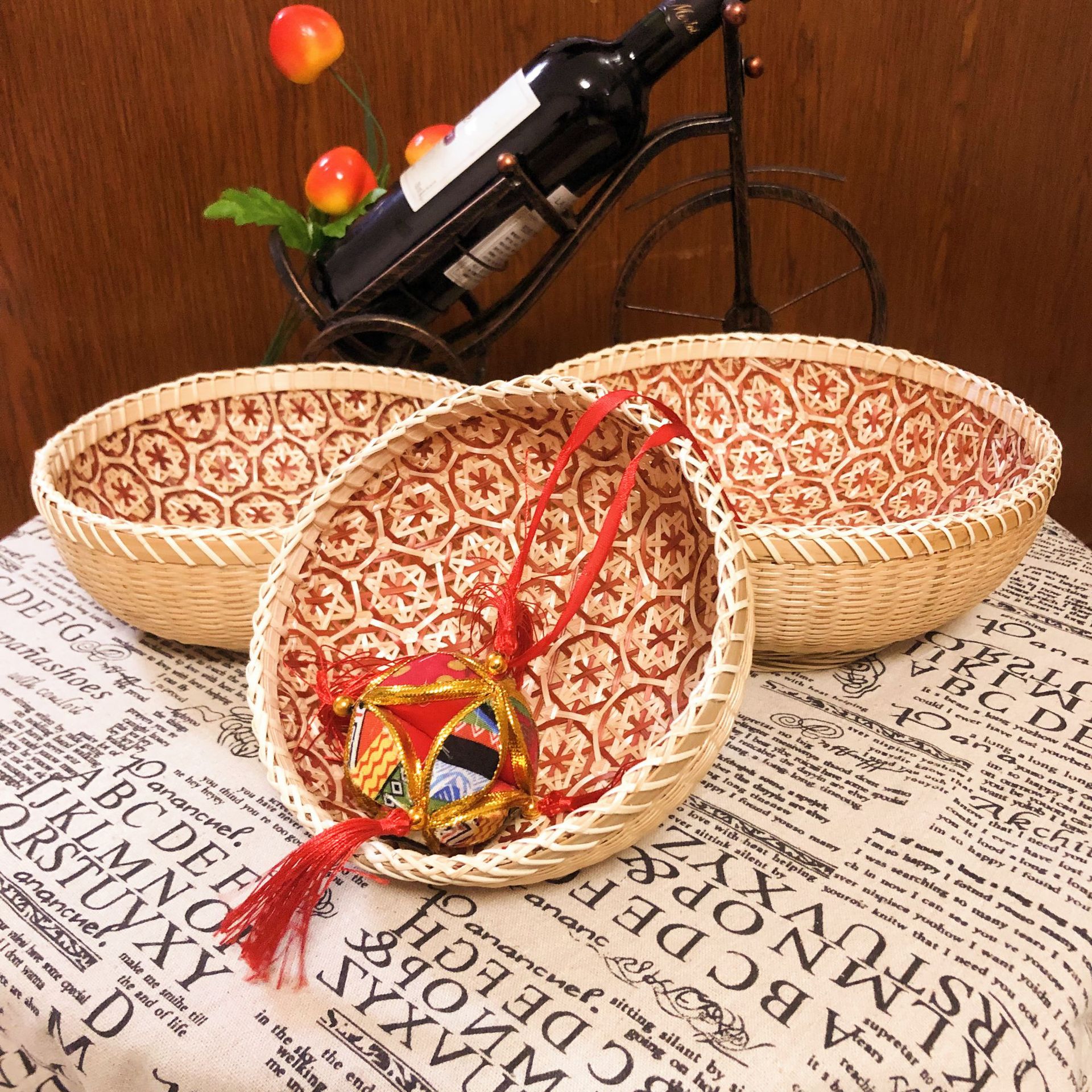 Factory Direct Sales Bamboo Woven Fruit and Vegetable Basket Kitchen Storage Basket Snack Bread and Nuts Tray Exquisite Bamboo Basket