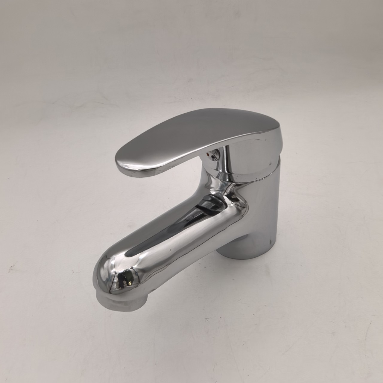 Grifo Monomando para Lavabo de Aleación de Zinc, Agua Fría y Caliente, Galvanizado, para Lavabo