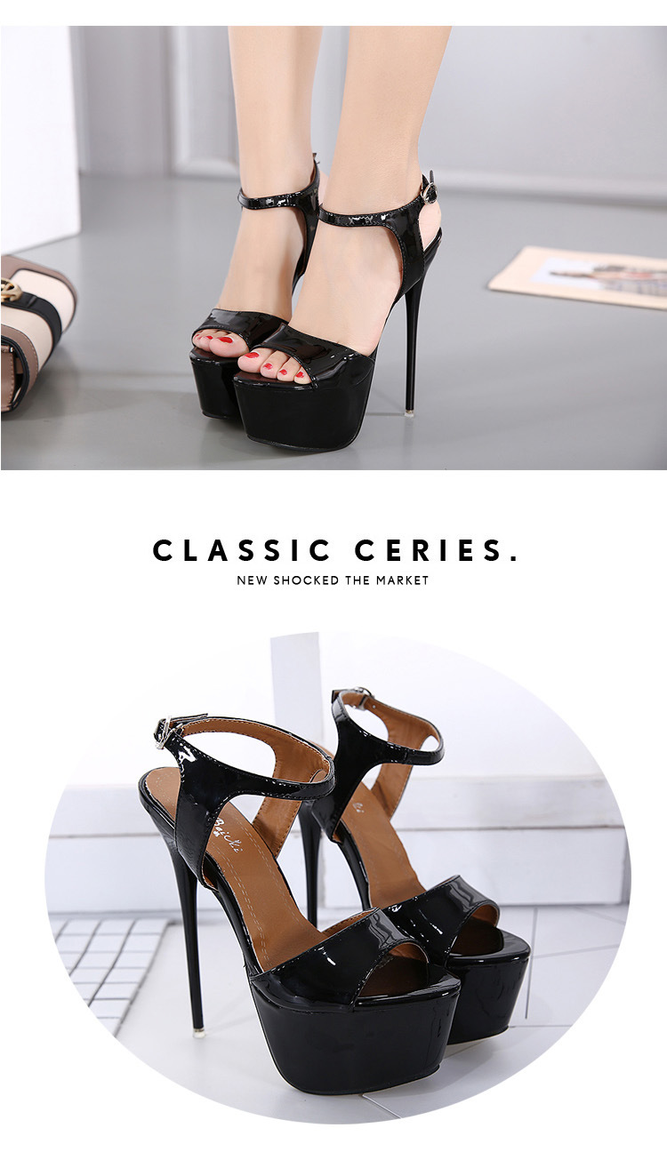 High Heels in Weiss