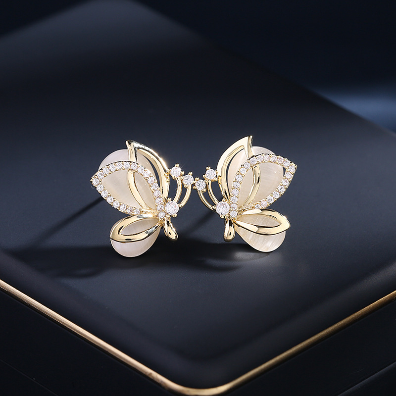 Elegant fashionable cute earrings