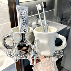 軽くて豪華なうがいのコップの家庭用カップルの歯を磨くコップの洗面器のセットの高い顔の価値の歯ブラシのコップ