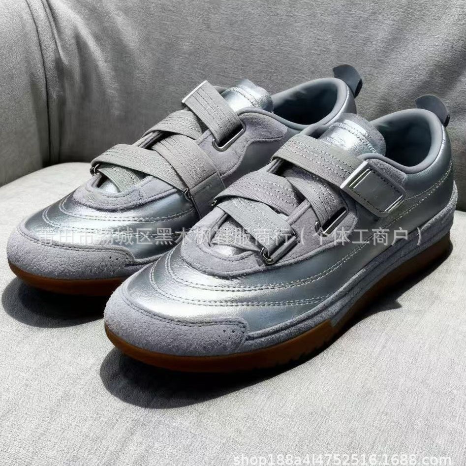Qadın üçün yumru burunlu velcro idman ayaqqabısı, retro stil