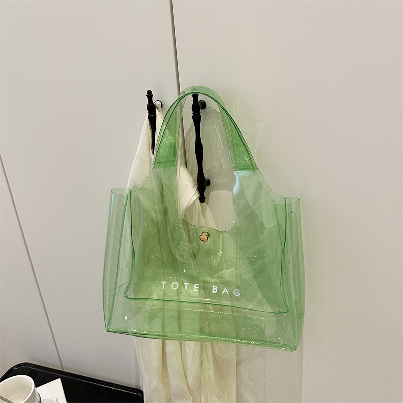 밝은 녹색