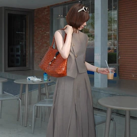 女式针织衫;连衣裙;女式羊毛衫