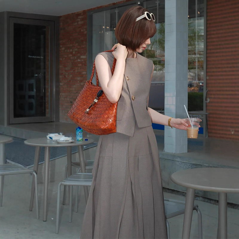 New Chinese-Style Asymmetrical Vest Sw Brand Women's Vest 26 Spring New Small-Sized A-Line Skirt Short Vest Set