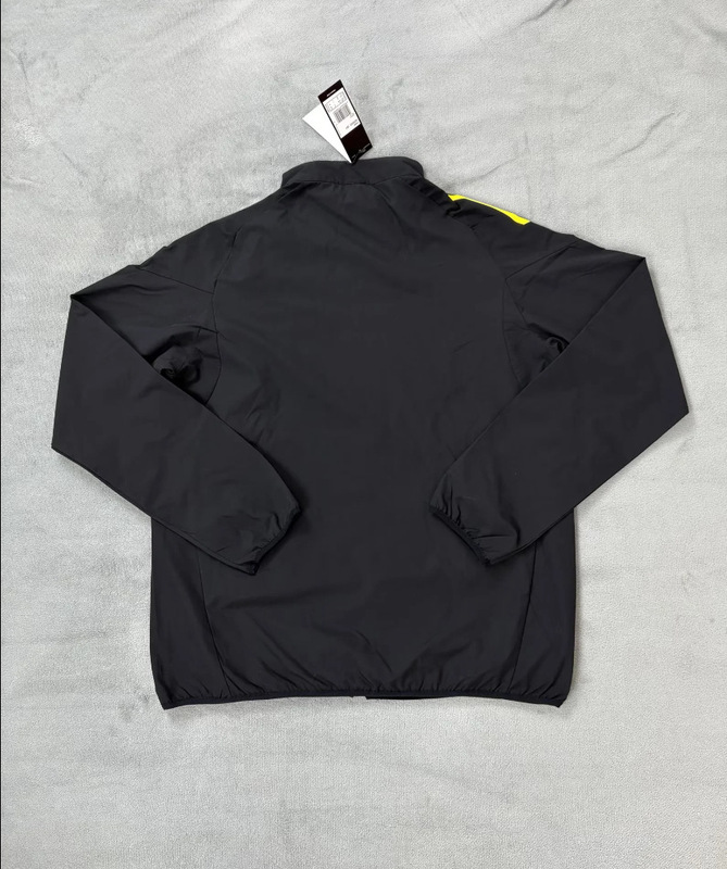 25/26风衣皇马尤文图斯利物P拜仁巴萨曼联罗马运动足球服复古潮流|undefined