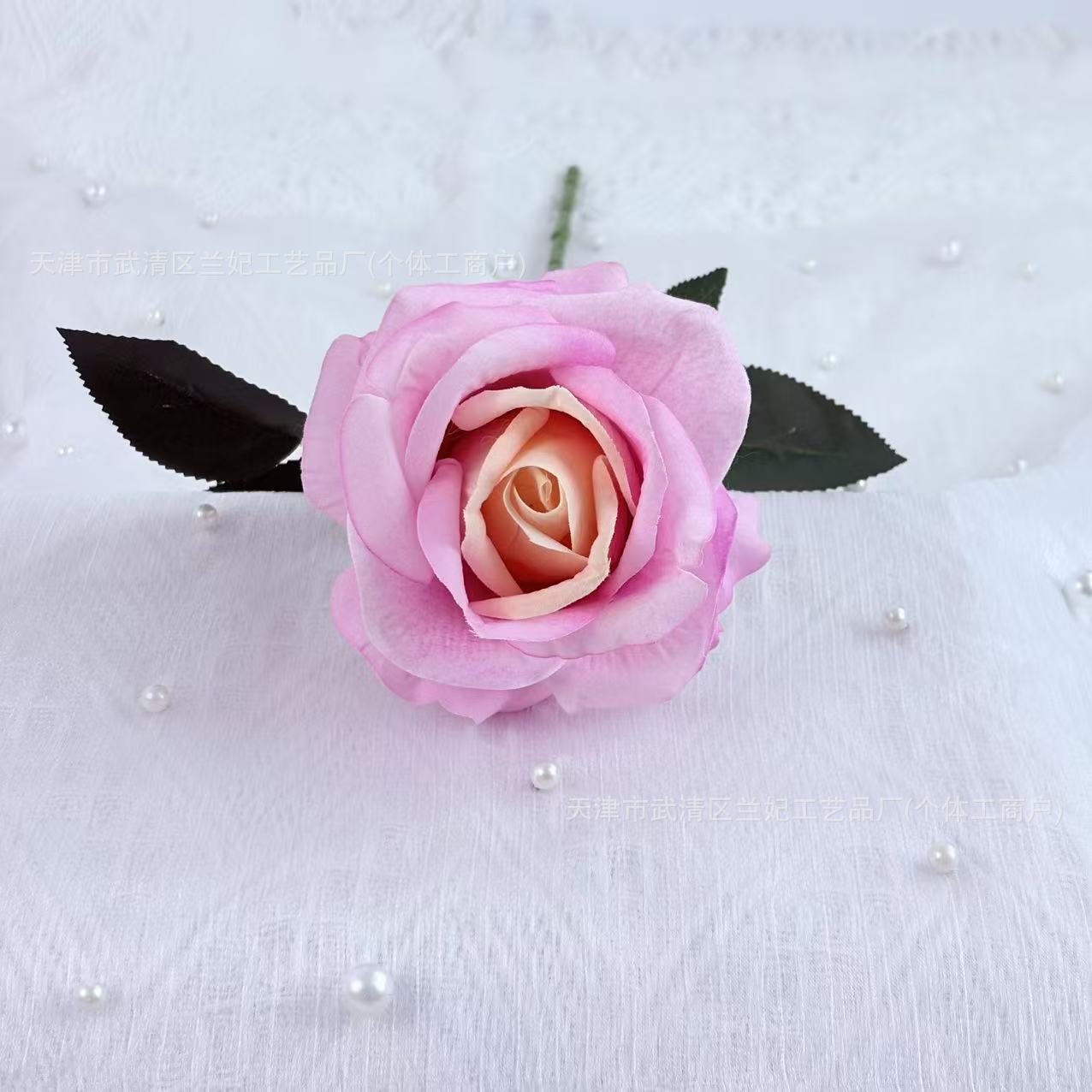 Una sola tela de terciopelo Xiaoxin Mei imitación de flores de rosa cascada diseño floral boda floral fila de flores pared transfronteriza