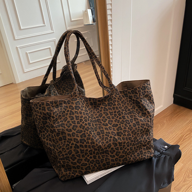 New Leopard Print Double-Sided Large Bag Manufacturer Wholesale Commuting Large Capacity Tote Bag Maillard Retro Handbag New Leopard Print Double-Sided Large Bag Manufacturer Wholesale Commuting Large Capacity Tote Bag Maillard Retro Handbag