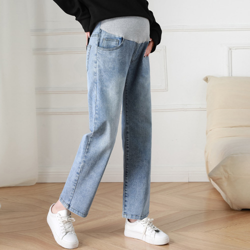 Spring maternity jeans: Straight-leg, high-waisted, slimming, highly elastic cigarette pants—stylish maternity wear in extended plus sizes.