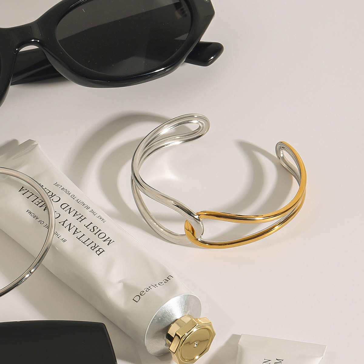 Brazalete de acero de titanio JEDING Europa y América no se desvanece joyas ligeras de lujo de alto nivel brazalete abierto joyas de acero inoxidable transfronterizas