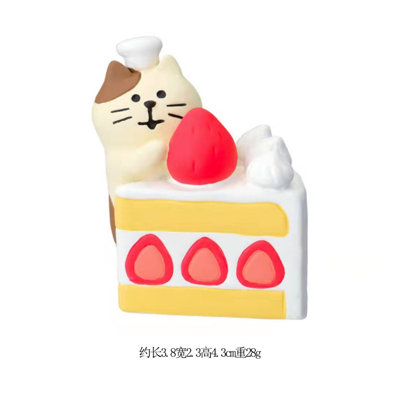 日本式の猫のイチゴのケーキのザカは食事をして桜のinsを遊びます。|undefined