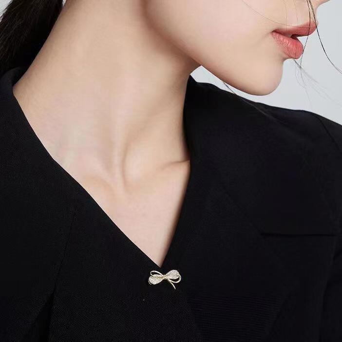 Mini Bow Brooch Women's High-end Anti-glare Exquisite Pin Nest Decorative Fixed Clothes All-match Accessories