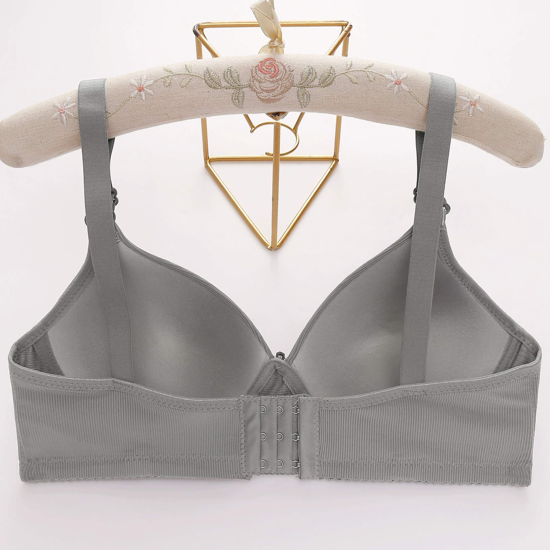 Breathable comfortable underwear, thin supporting wireless bra, bra top, plus size, for middle age