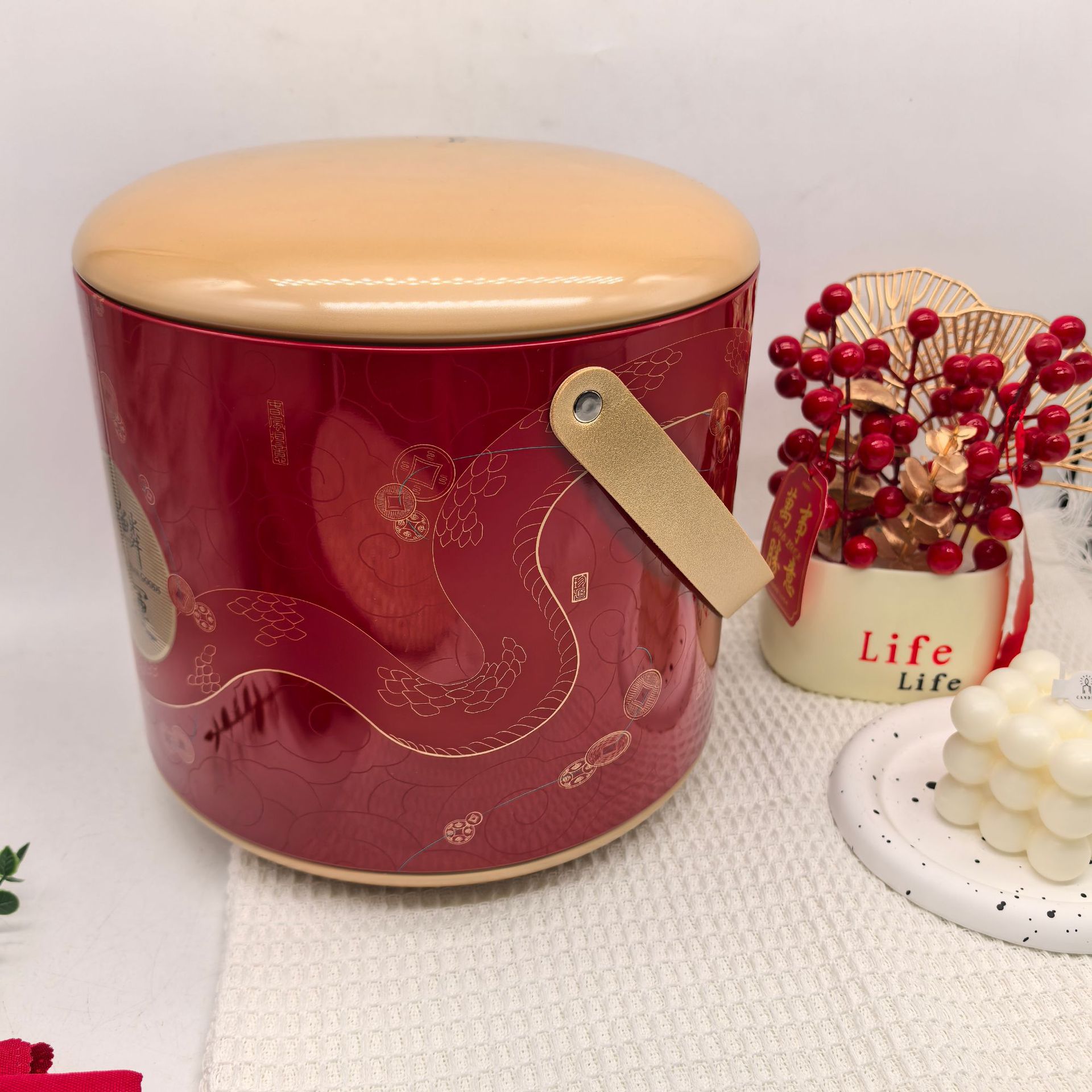 批量定制马口铁圆形手提罐景区酒店特产伴手礼铁盒金属PU皮手提带