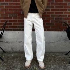 男性と女性用のホワイトジーンズ、ゆったりとした万能なブラックワイドレッグパンツ、ハイストリートレトロなスリムストレートカジュアルロングパンツ
