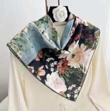 新款花卉印花丝巾女春秋百搭高级感方巾披肩围脖时尚三角巾