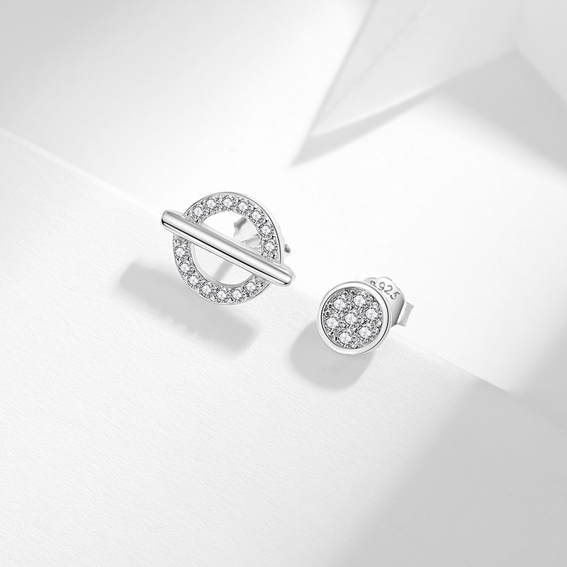 Estilo coreano S925 plata esterlina diseño de nicho círculo asimétrico pendientes para mujeres 2021 nuevos pendientes de celebridades en línea personalizados de moda