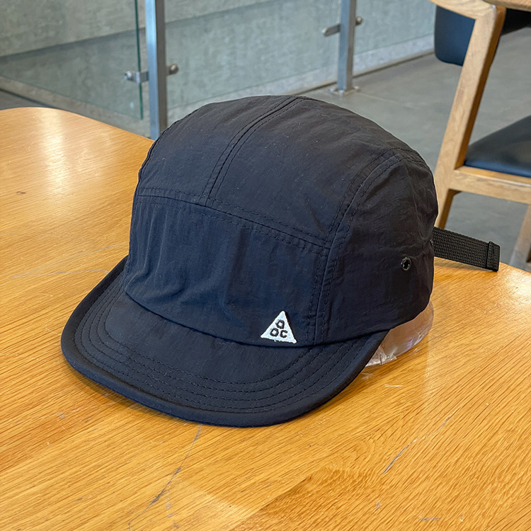 Hochwertiger japanischer Baseballmütze mit kurzem Schirm, Straßen-Soft-Schirm Fünf-Panel Sonnenschutzmütze, Student Outdoor Enten-Zunge Mütze Unisex
