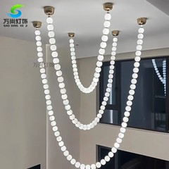 Loft複式ビルはリビングの階段を選んでホテルのロビーの別荘のバーのレストランのフランスの真珠のネックレスのシャンデリアを探します。