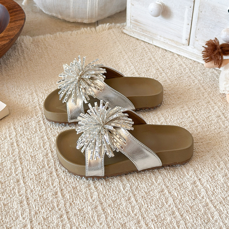 Zapatos de playa de moda de niñas versátiles 2026 verano nuevos zapatos de boccan huecos para niños zapatos de princesa