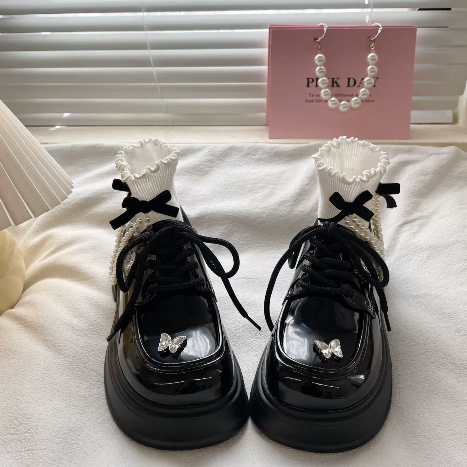 2024 новая шнуровка для кексов сетка красная шнуровка нишевые дикие сладкие и высокие значения дизайна маленькие кожаные туфли