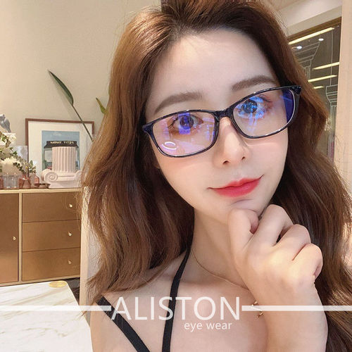 New anti-blue light glasses, flat glasses, small square frame, no makeup, INS Xiaohongshu internet celebrity, same style street stalls