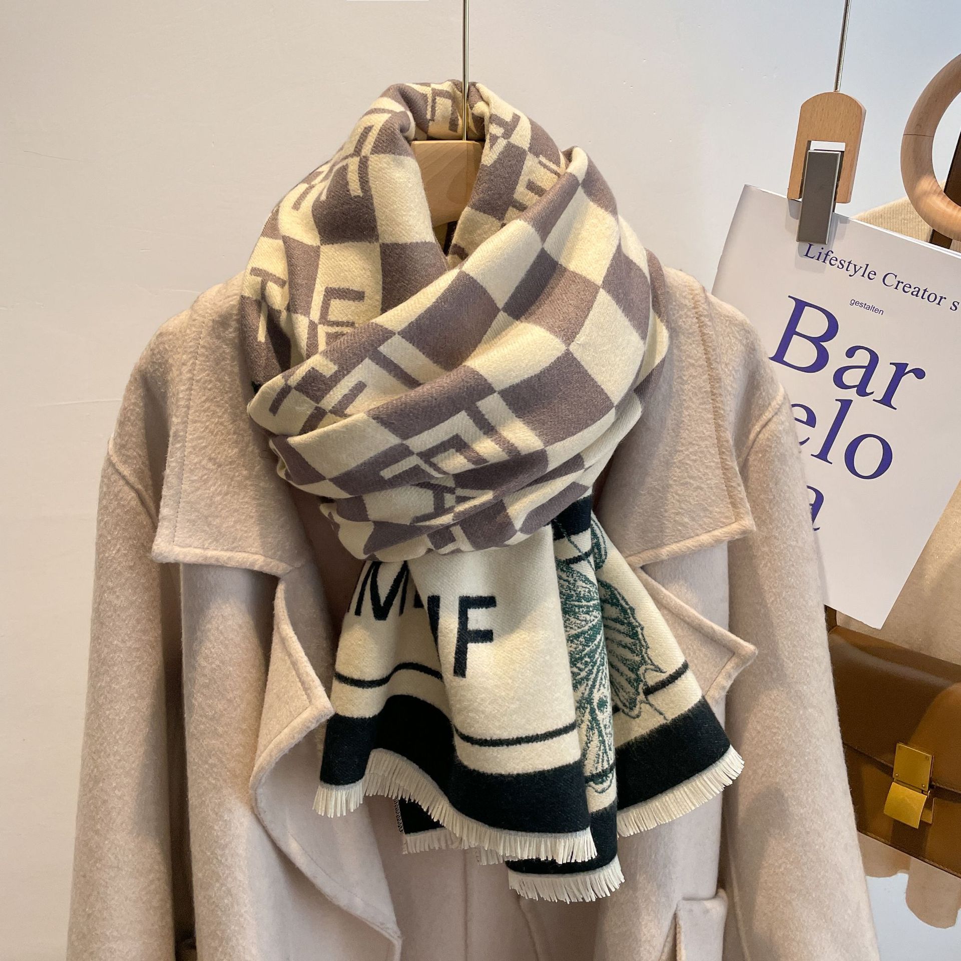 Bufanda de Cachemira de doble cara Otoño e Invierno Nueva bufanda exterior de moda a cuadros británica cálida bufanda engrosada de longitud media